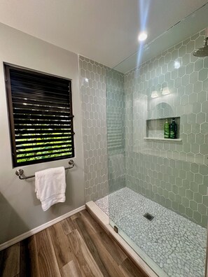 Shower, hair dryer, towels, soap - Oceanfront Escape - Beautiful Wailea Elua Ground-Floor Condo #1401 (Kihei)