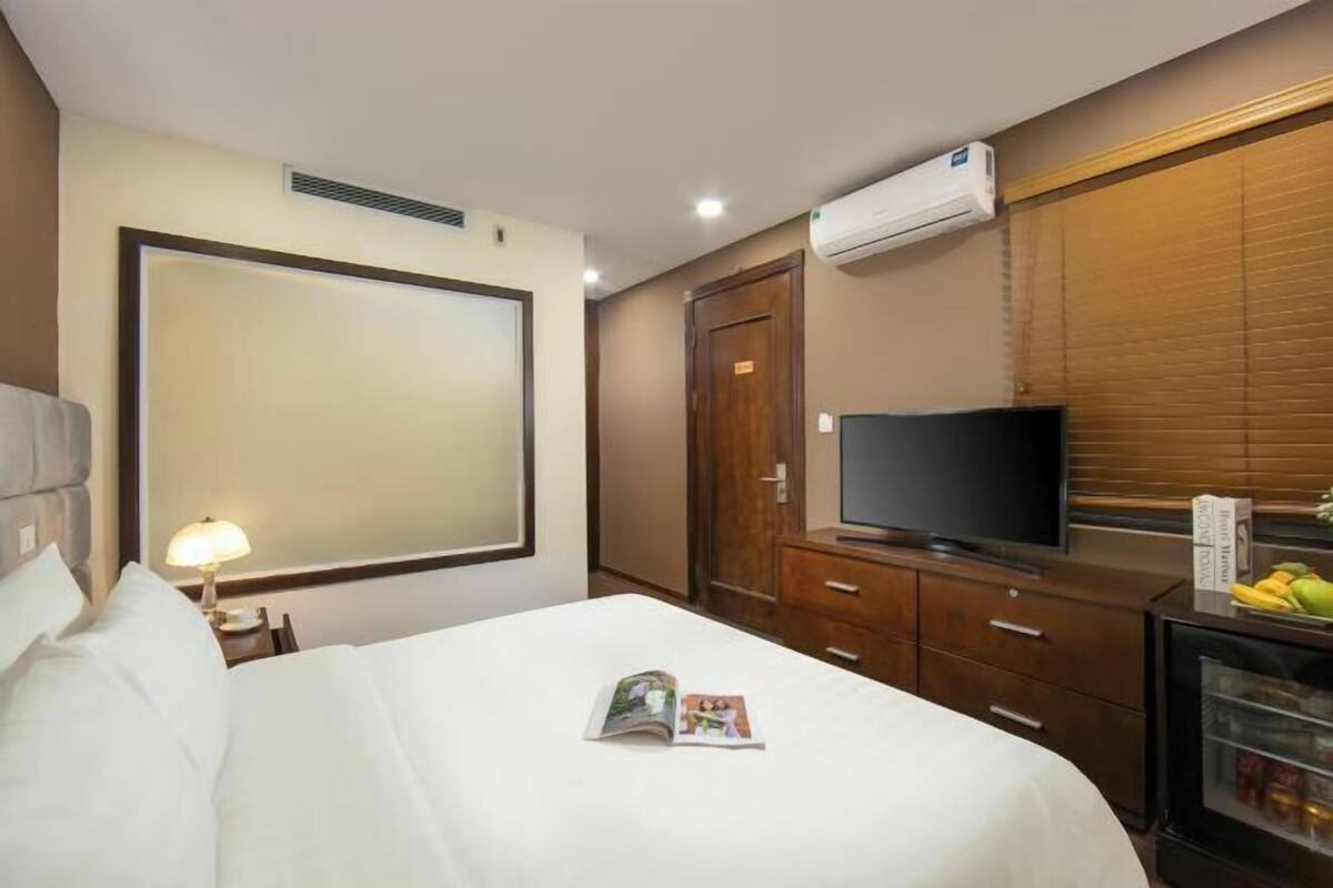Minibar, in-room safe, desk, soundproofing