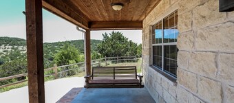 Deer Ridge Cottage | Pet Friendly Country Property