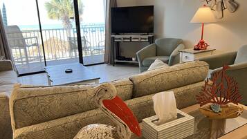 Smart TV, reproductor de DVD, libros y videoteca