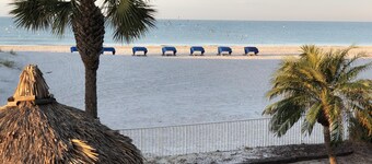 Rantahotelli SeaBreeze Condo # 102 - Lapsiystävällinen