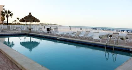 Beachfront SeaBreeze Condo #102