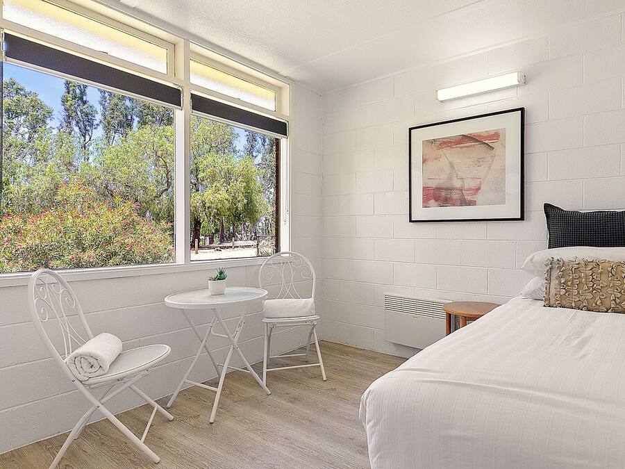 Executive-huone, 1 keskisuuri parisänky, jokinäköala (Riverview Queen Suite) | Ylelliset vuodevaatteet, pillowtop-patjalliset sängyt