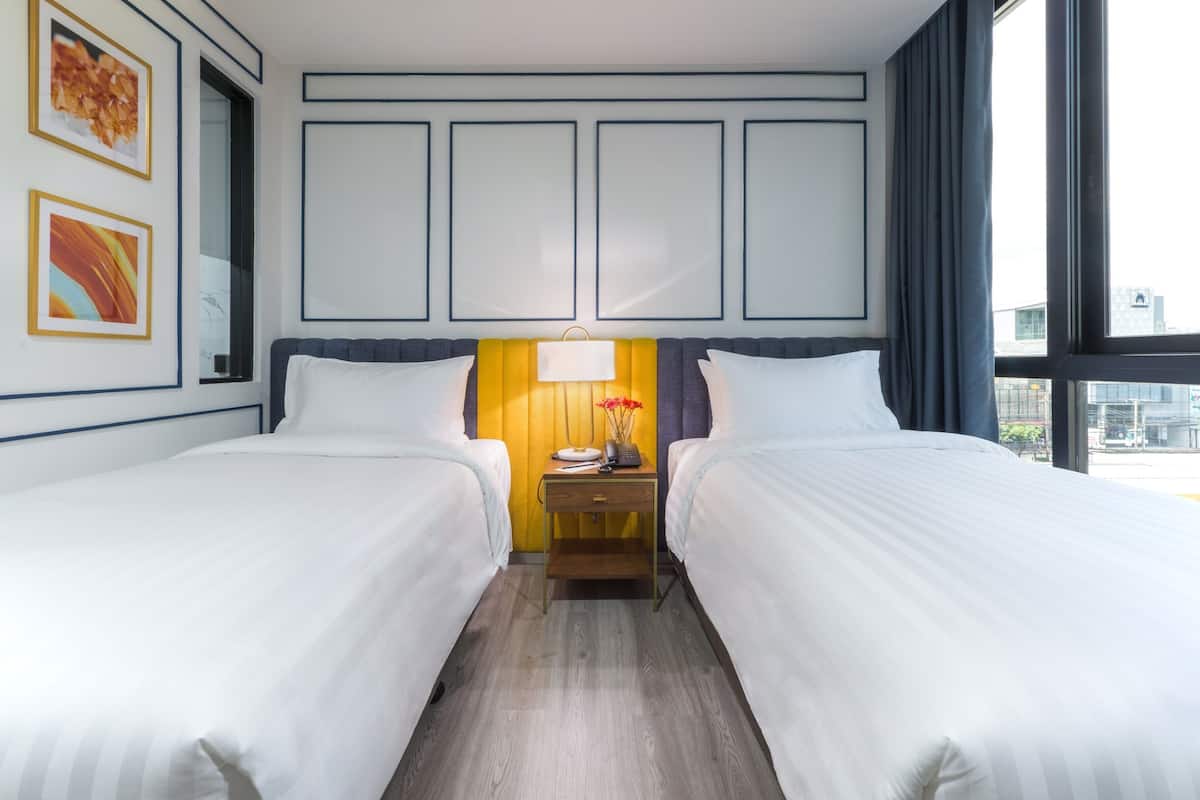 Superior Twin Room, 2 Twin Beds | Minibar, in-room safe, desk, blackout drapes