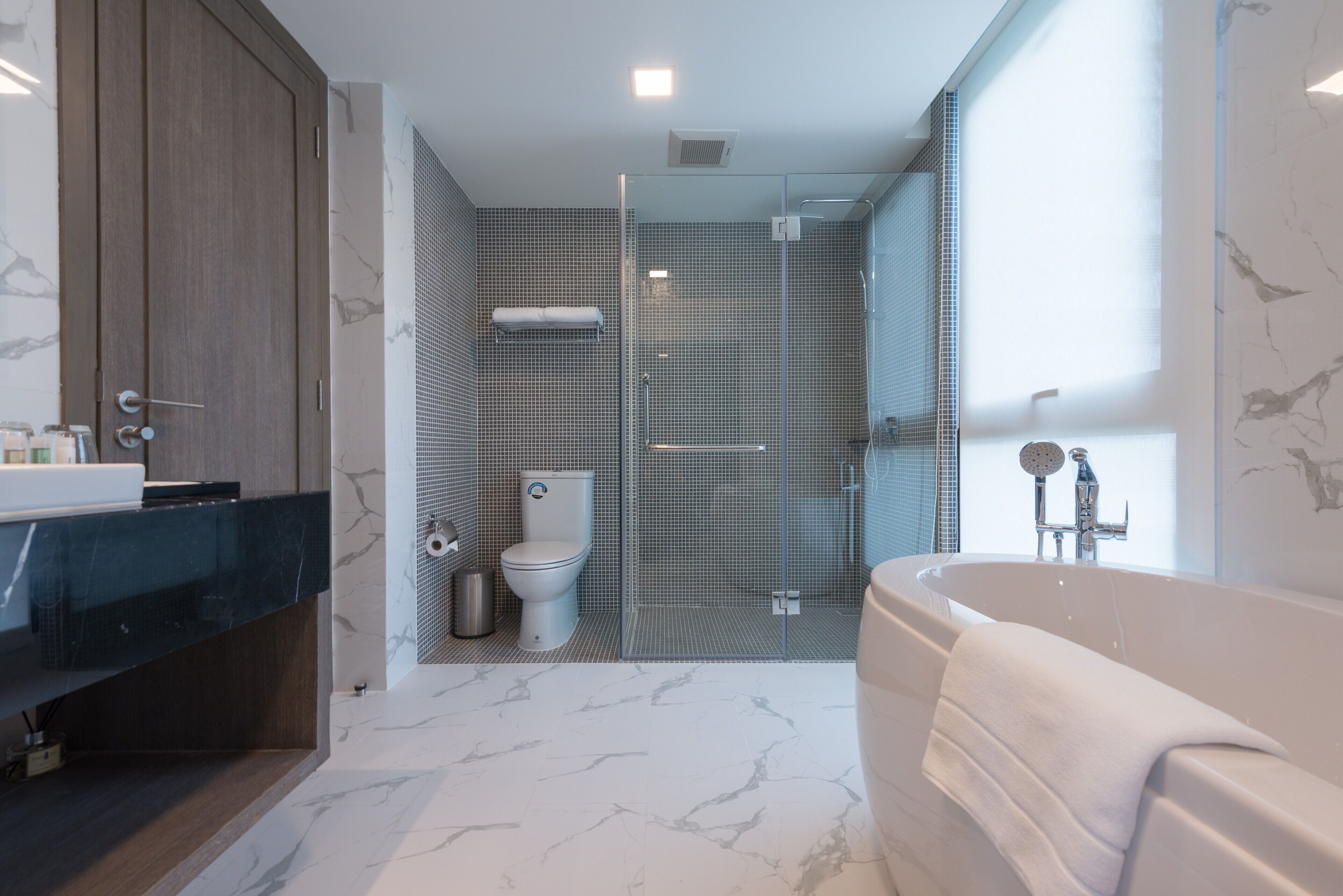 minibar, in-room safe, desk, blackout curtains