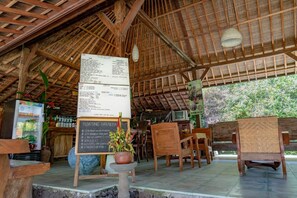 Frühstück, Mittagessen, Abendessen, indonesische Küche