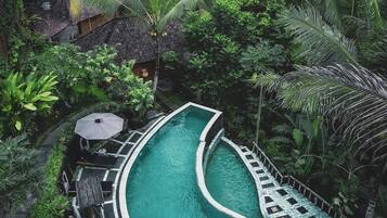 Kolam renang outdoor