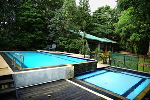 Outdoor pool - The Spring Villas (Kandy)