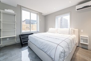 2 bedrooms, memory foam beds, iron/ironing board, travel crib - 2BR Duplex near Plateau Mont Royal (Montréal)