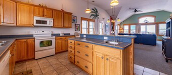 K1114 Island Time. Piscina / bañera de hidromasaje, elevador, SE ADMITEN ANIMALES, especiales en calefacción de piscina gratis