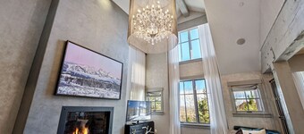 Book Your Winter Stay! Cottage with Ski-in/Ski-out Access and Private Hot Tub!