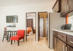 Interior - Kasa Maui - Palm Tree Apt - 1 Minute From Sandy Beach!!  (Rincon)