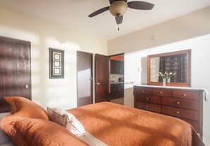 Room - Kasa Maui - Palm Tree Apt - 1 Minute From Sandy Beach!!  (Rincon)