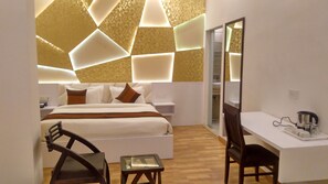1 bedroom, minibar, desk, rollaway beds - Sallow Royal Suites (Amritsar)