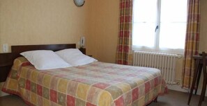 Chambre Double, salle de bains privée