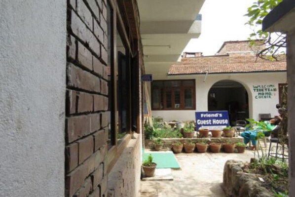 숙박 시설 입구