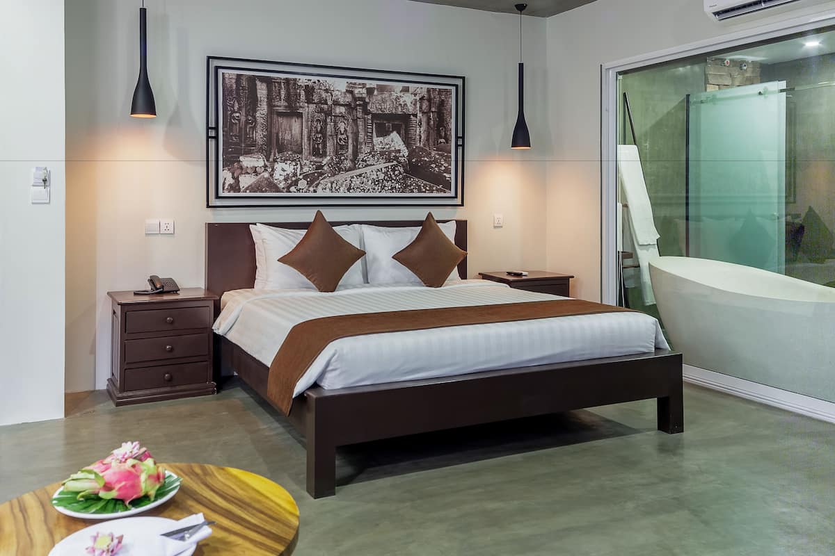 Premium bedding, minibar, in-room safe, desk
