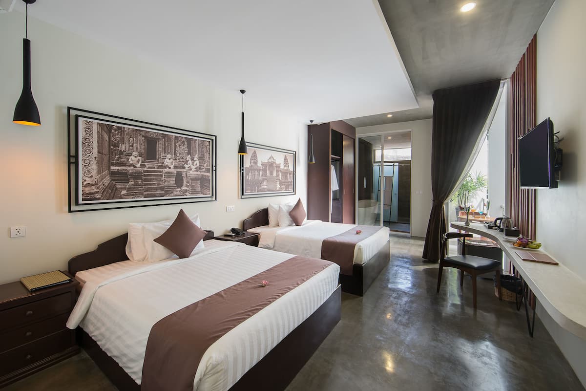 Deluxe Twin Suite with Balcony Pool View | Premium bedding, minibar, in-room safe, desk