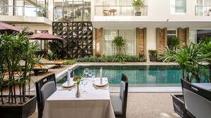 Outdoor pool - The Amazing Residence (Siem Reap)