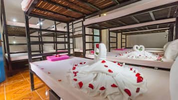 Roupas de cama premium, cofres nos quartos, Wi-Fi de cortesia