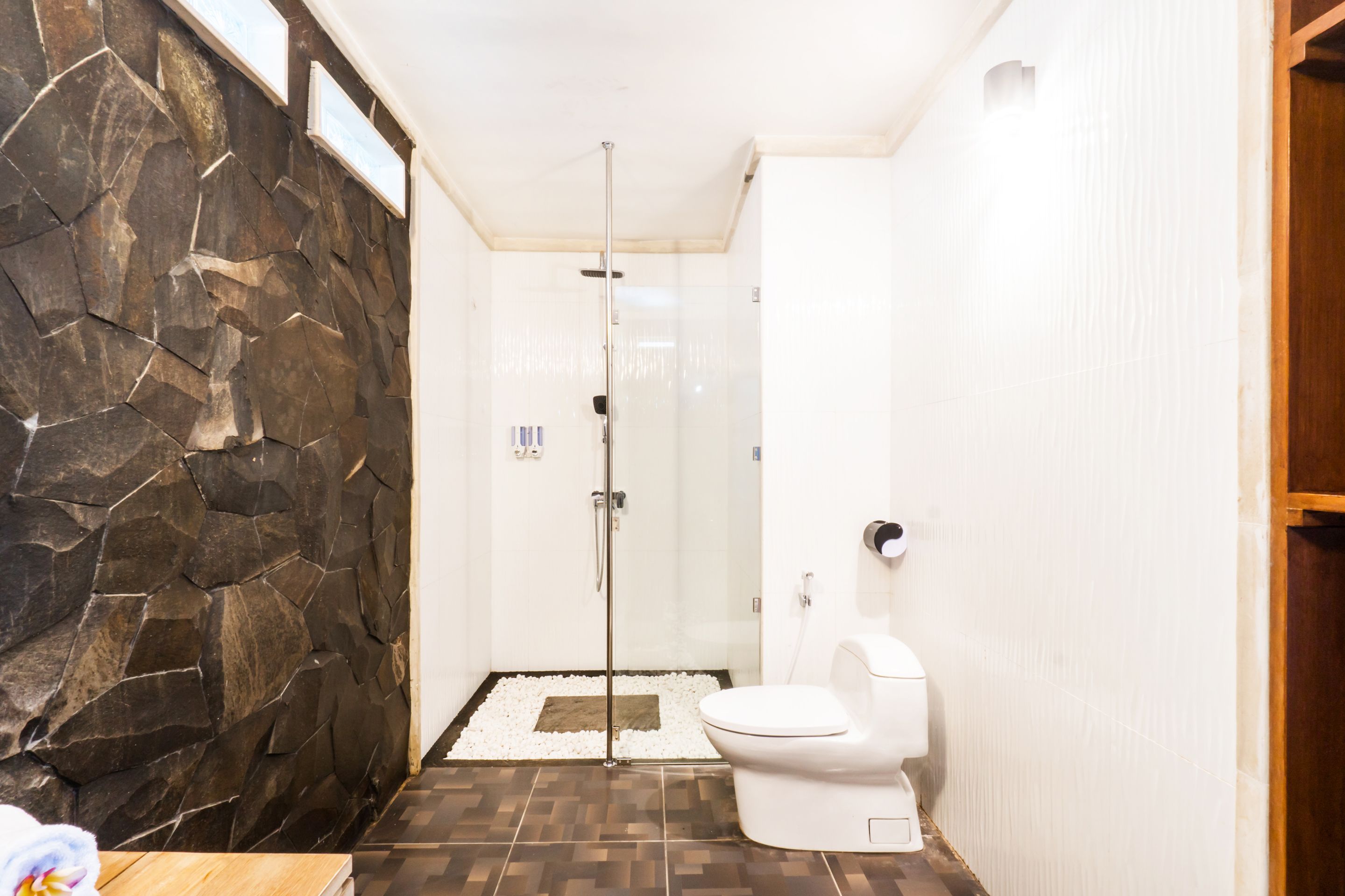 superior double room | bathroom shower