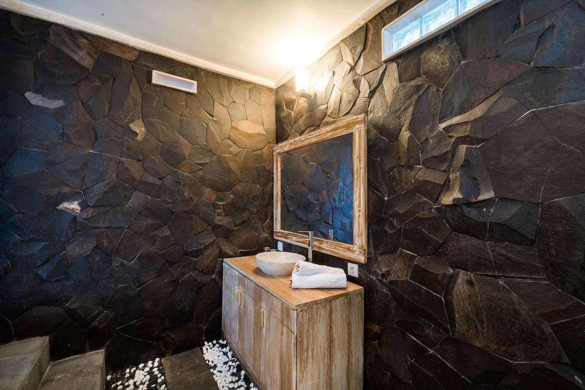 superior double room | bathroom sink