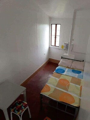 Desk, free WiFi, bed sheets - K Residences (Lapu-Lapu)