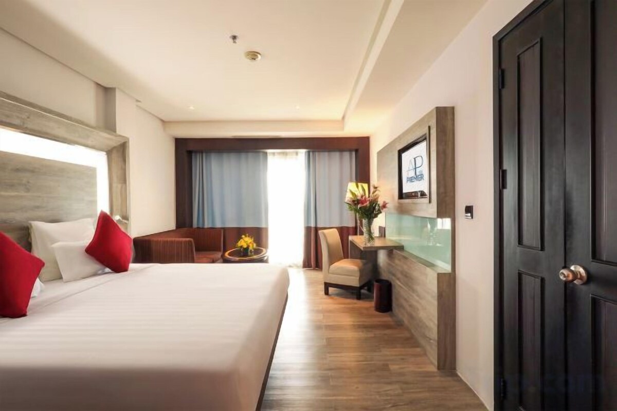 Premier King Room