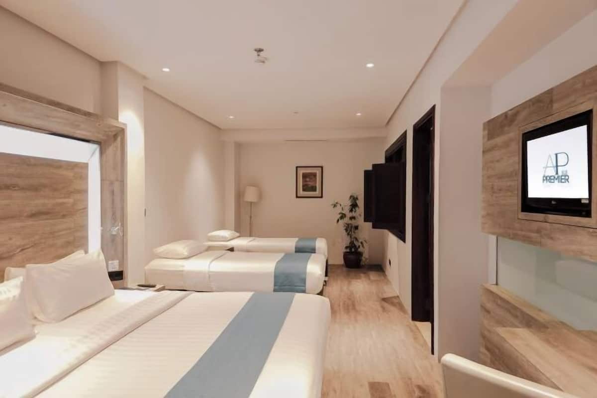 1 bedroom, in-room safe, desk, blackout curtains