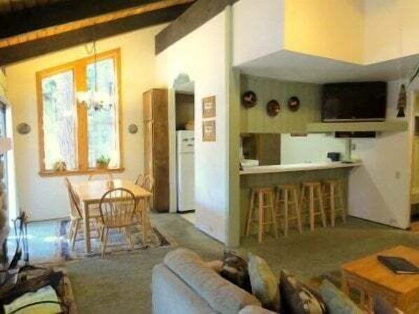 TV, fireplace, DVD player, table tennis