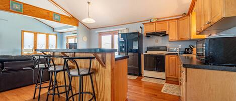 Micro-ondes, four, plaque de cuisson, lave-vaisselle