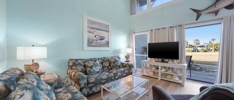 Fernseher, Tischtennisplatte