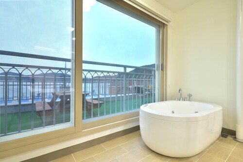 Geoje Jisefo Family Residence