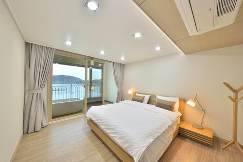 Geoje Jisefo Family Residence