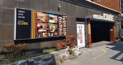 Cube Hotel