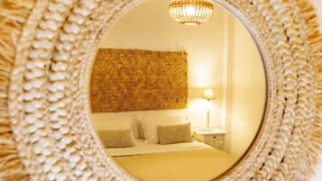 Standard Double or Twin Room, Garden View | Soundproofing, iron/ironing board, free WiFi, bed sheets