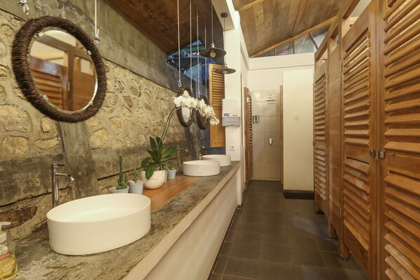 Shared Dormitory, Mixed Dorm | Bathroom sink