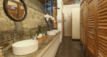 Green Hill Bed Station - Hostel