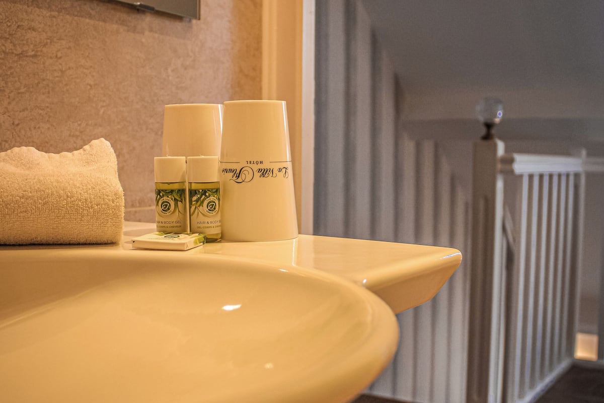 family duplex room | bathroom | free toiletries, hair dryer, towels