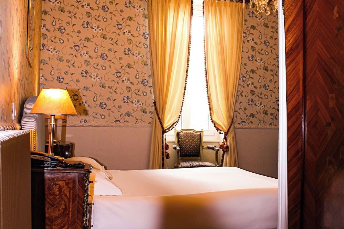 comfort double room | premium bedding, individually decorated, individually furnished, desk