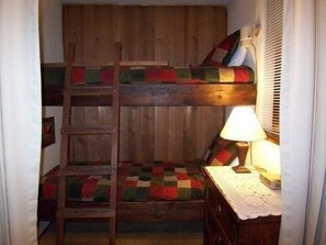 1 habitación y ropa de cama 