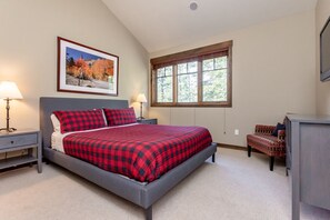 4 Schlafzimmer, Bügeleisen/Bügelbrett, kostenloses WLAN, Bettwäsche