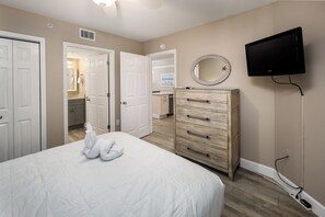 3 bedrooms, iron/ironing board, free WiFi, bed sheets - IP 415: Sun, Sand, and Sophistication! Your Perfect Beachfront Escape! (Fort Walton Beach)
