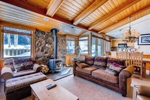 TV, fireplace, DVD player, stereo