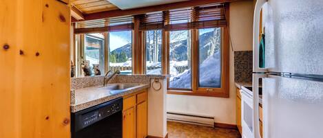 Fridge, microwave, oven, dishwasher