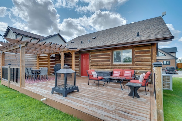 Pine Lake Vacation Rental Cabin | 3BR | 2.5BA | 1,650 Sq Ft | Steps to Access