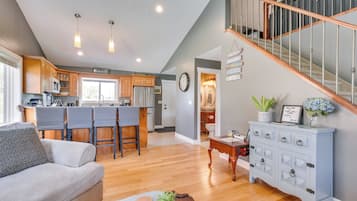 Televisión, chimenea, Netflix y reproductor de DVD