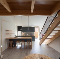 Refrigerador, microondas, placa de cocina, cafetera/tetera