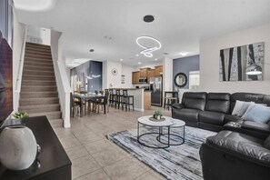 TV - 5 Bedrooms/ 4 Bathrooms/ Paradise Palms (8869 CP) (Kissimmee)