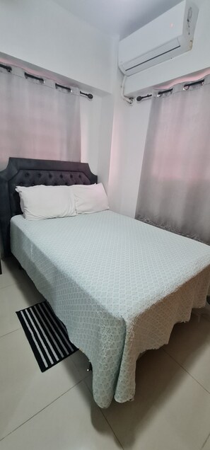 2 chambres, fer et planche à repasser, Wi-Fi, draps fournis